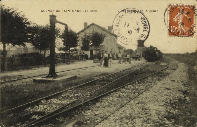 17 - Aulnay de Saintonge Gare2.jpg