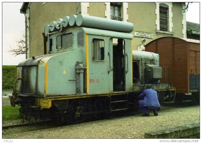 36 - Locotracteur BA 11 en gare - HEUGNES  - BA -.jpg