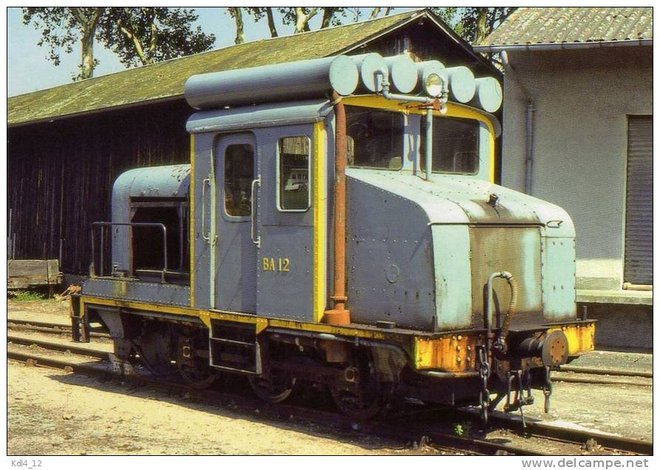 36 - Locotracteur BA 12 en gare - VALENCAY (36) - BA.jpg