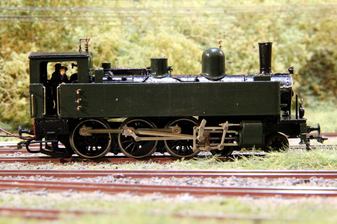 RB230 327 006.jpg