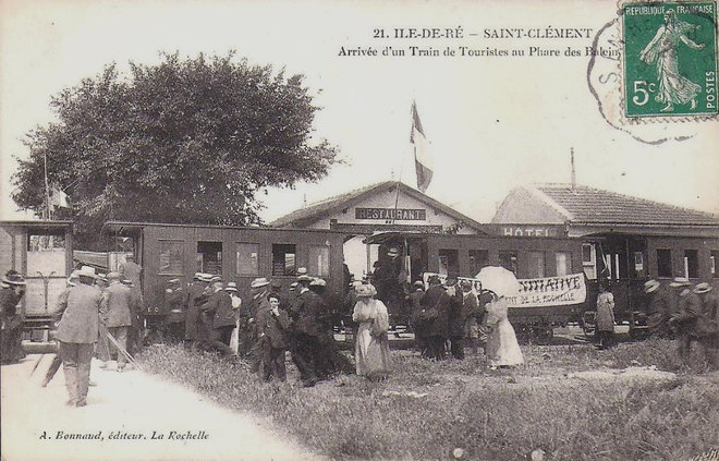 Touristes au phare des Baleines - 1909.jpg