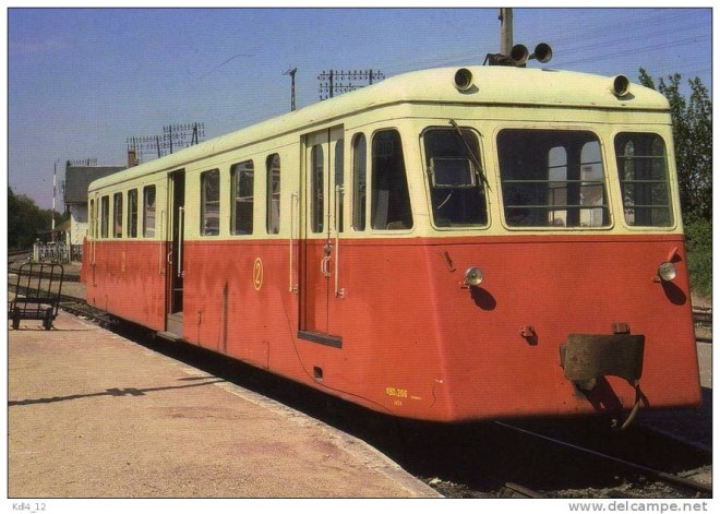 41- Autorail De Dion Bouton OC 2 X 206 en gare - GIEVRES - BA  SNCF.jpg