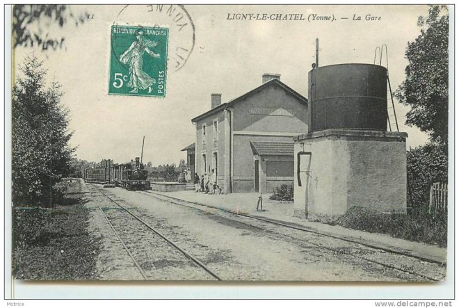 89 - LIGNY LE CHATEL (yonne) - La Gare.jpg