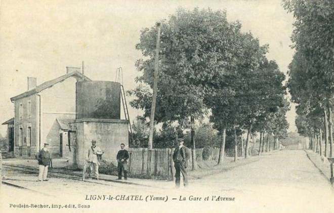 89 - YONNE - LIGNY le CHATEL - GARE - TRAIN - CHEMIN de FER - RESERVOIR - CITERNE - CHATEAU D'EAU.jpg