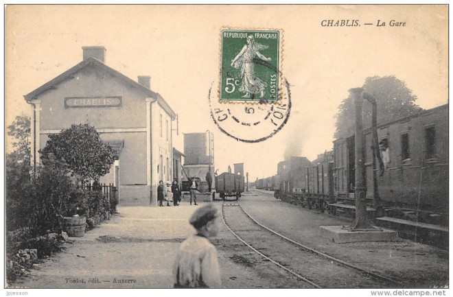 89 - CHABLIS LA GARE.jpg