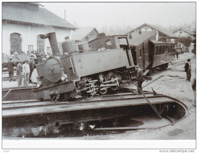 83 - Sud France FREJUS 1907 Déraillement d'une 030T Pinguely.jpg