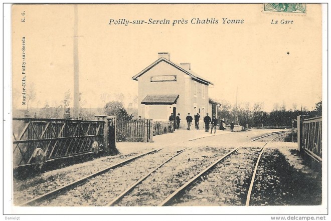 89 - POILLY sur SEREIN- La gare des C.F. départementaux de l´Yonne..jpg