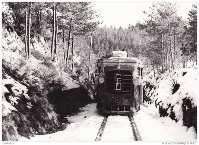 CFD VIVARAIS Ligne Le Cheylard-Tence - entre Le Chambon et Tence - Autorail Billard - 21.02.1953.jpg