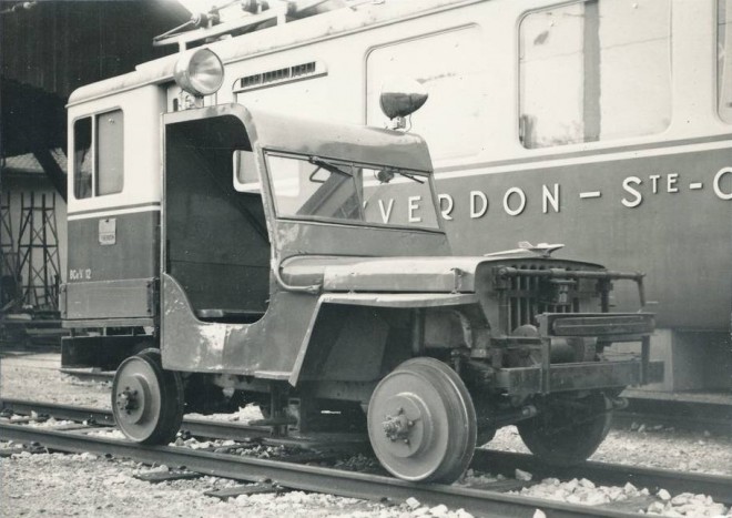 Suisse - Jeep sur rail -- Yverdon - depot --- 1960.jpg