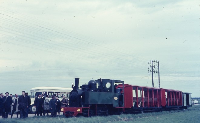 22 arrivée aux Ormes 1er train 23.4.66.jpg