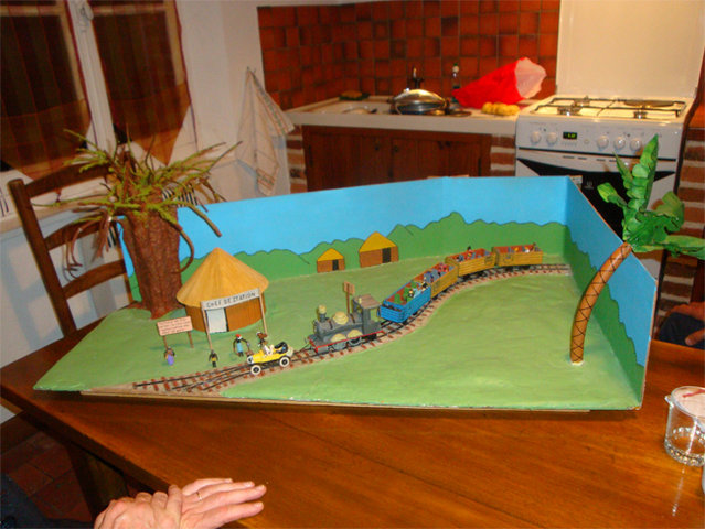 maquette Train Tintin au Congo.jpg