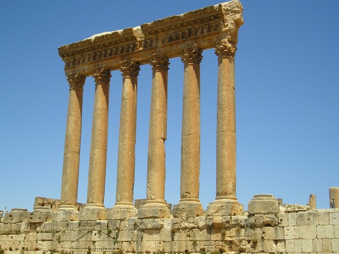 563 - BaalbekTempleJupiter1 - Wikicommons Lic CCA-BY SA 2.5.jpg