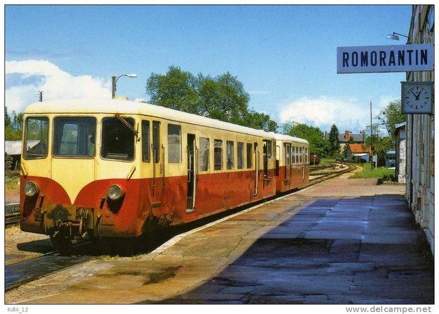 AL 192 - Autorail Verney en gare de ROMORANTIN (41) - BA - SNCF -.jpg