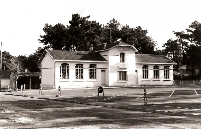 Ronce les Bains École.jpg