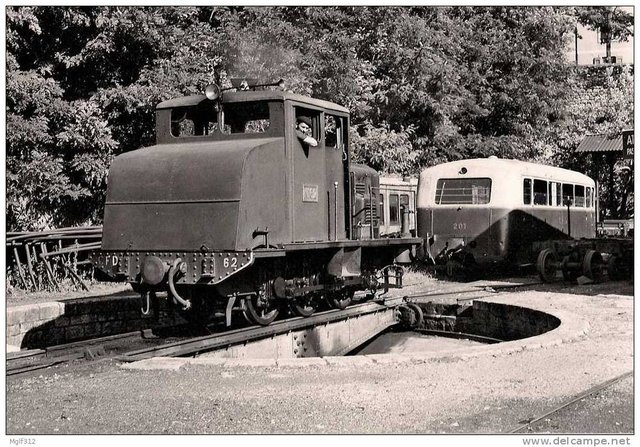 Chemin de Fer DÃ©partementaux de LOZERE BVA 570-01 Locotracteur Ã  FLORAC le 11-07-1958.jpg