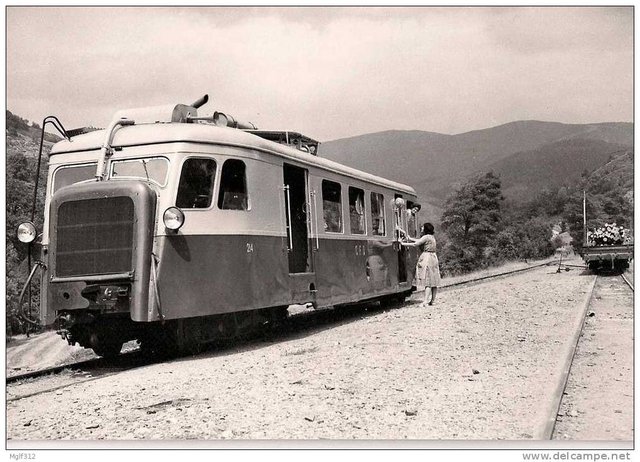 Chemin de Fer DÃ©partementaux de LOZERE BVA 661-7 Autorail BILLARD nÂ°214 au ROUVE-JALCRESTE 09-08-1961.jpg