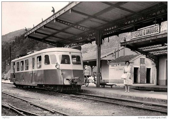 Chemin de Fer DÃ©partementaux de LOZERE BVA 661-1 Autorail de BILLARD nÂ° 214 Ã  Ste-CECILE-dÂ´ANDORGE le 09-08-1961.jpg