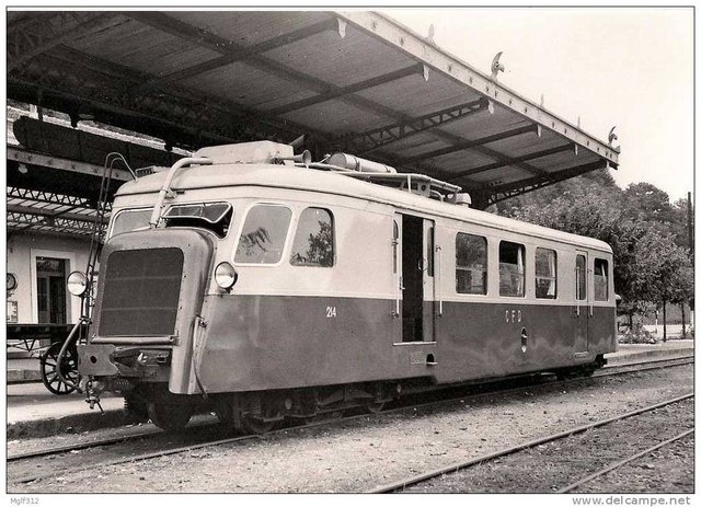 Chemin de Fer DÃ©partementaux de LOZERE BVA 662-2 Autorail de BILLARD nÂ° 214 Ã  Ste-CECILE-dÂ´ANDORGE le 09-08-1961.jpg