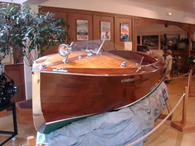 RIVA au musée de Lohéac.jpg