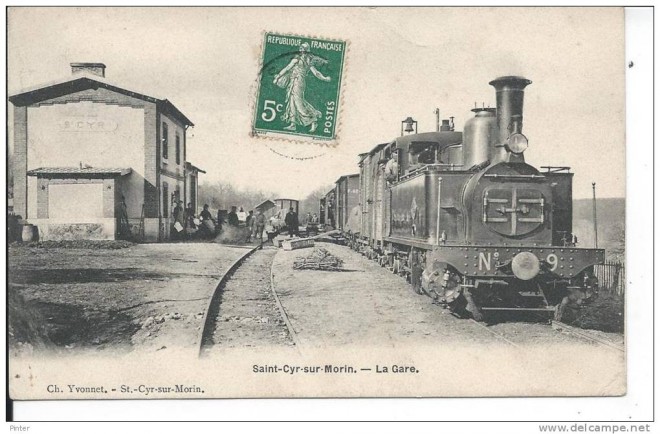 77 - SAINT CYR SUR MORIN - La gare.jpg