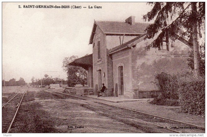 18 - SAINT GERMAIN DES BOIS, la gare.jpg