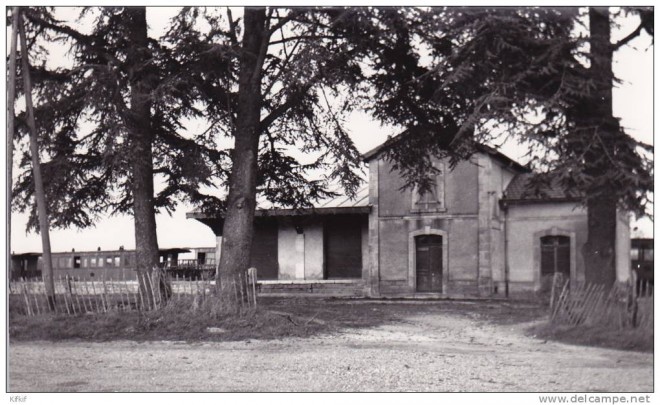 18 - SE Cher Gare de Levet 1951 cliché M. Rifault collection Guy Perève.jpg
