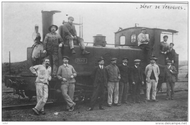 18 - VAPEUR SE CHER 031T SACM N°3517 Mazières gare depot de Veaugues 1935 COLLECTION PEREVE.jpg