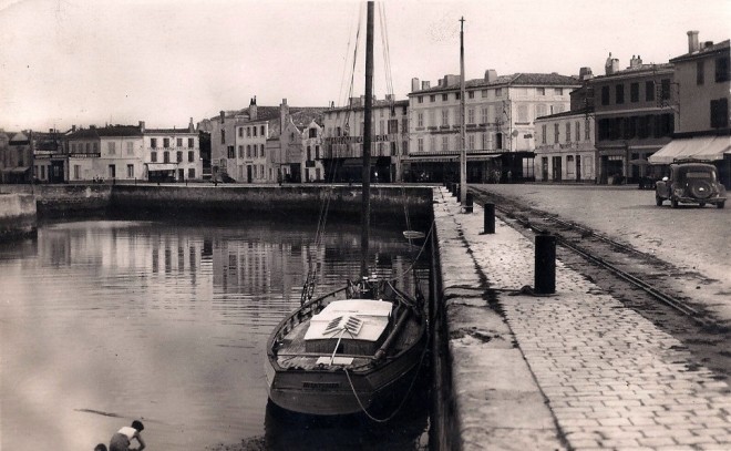 17 - Saint Martin de Ré - Ile de Ré - Le Bassin et les Quais - 1949.jpg