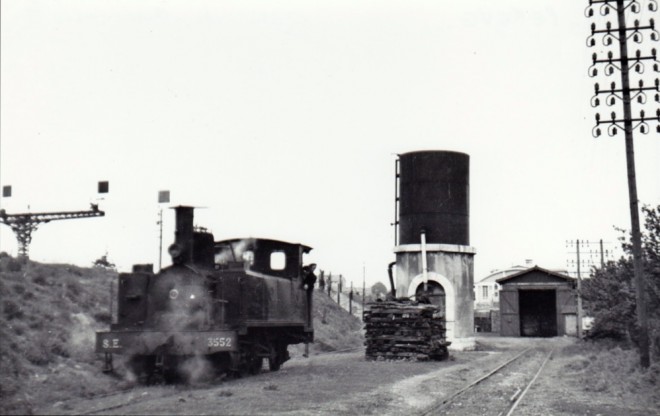 18- SE Cher gare de Bourges loco 3552 cliché P. Laurent COLLECTION PEREVE.jpg