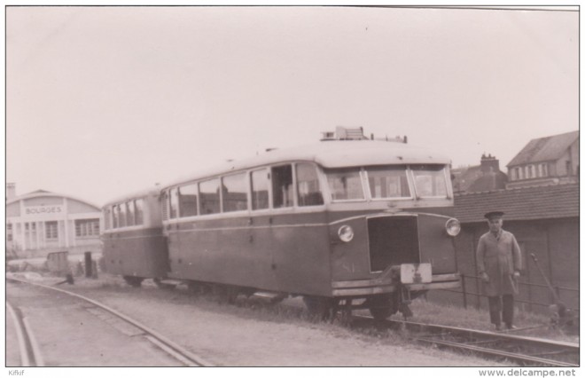 18 - SE Cher gare de Bourges autorail cliché P Laurent COLLECTION PEREVE.jpg