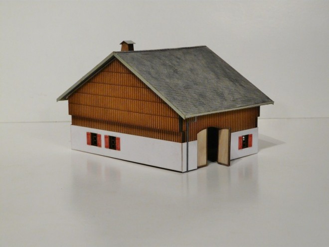 Maquette carton, maquette en carton, maquette carton imprimé, ferme comtoise, maquette enfant, maquette junior, maquette ferme, ferme HO, ferme 87,12.JPG