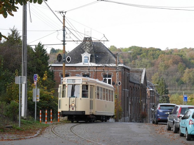 2. Thuin - dépôt.JPG