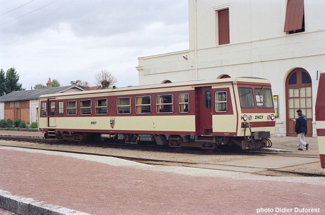 Autorail_X241_Romorantin_oct_1989.jpg