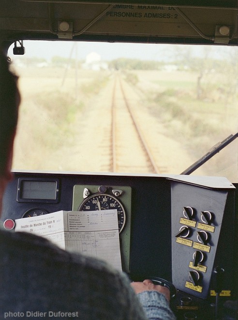 Autorail_Verney_X211_14_oct_1989.jpg
