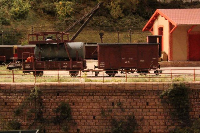 Train service 001.jpg