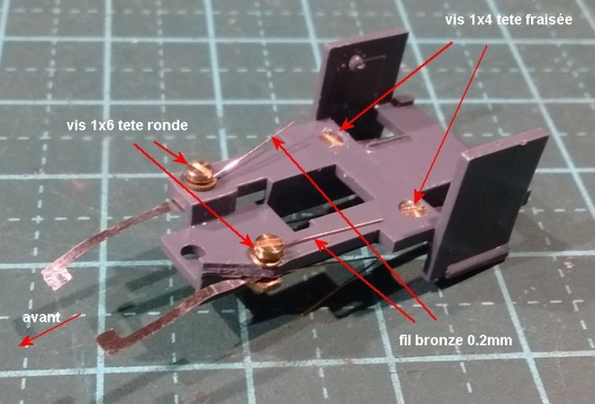 Roco 33209 Leo chassis 03 extrait.jpg