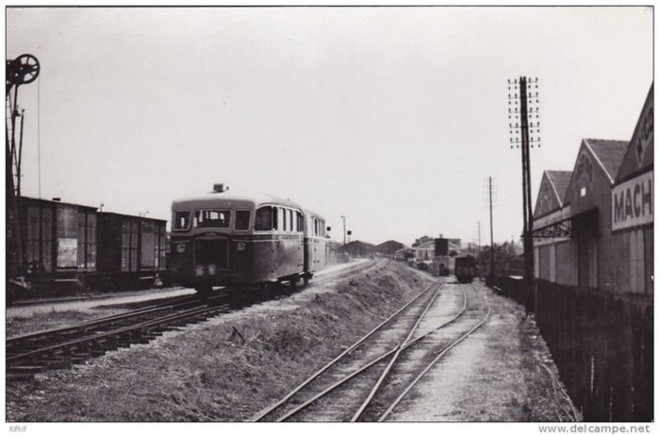152 - WAGON GARE BOURGES AOUT 1945 PHOTO J CHAPUIS.jpg