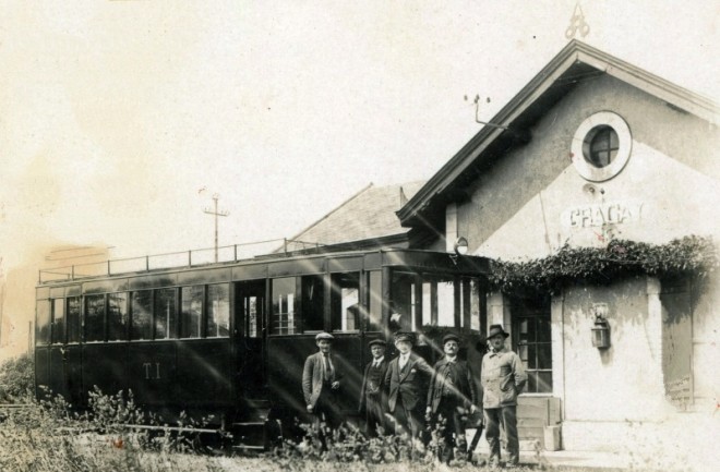 36 - Autorail Dedion en gare de gracay.jpg