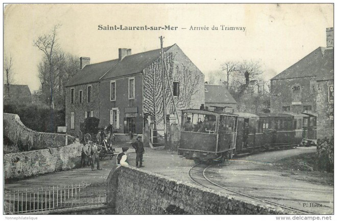 14 - CALVADOS - Saint Laurent sur mer - arrivée du tramway -.jpg