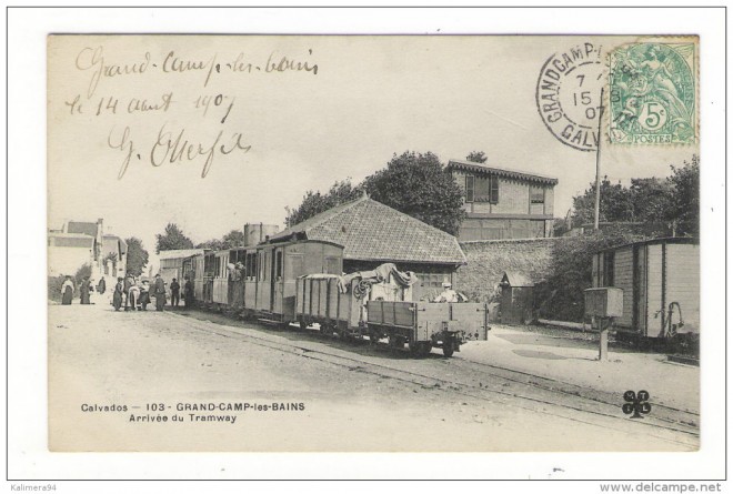 14 - CALVADOS  GRAND-CAMP-les-BAINS ( GRANDCAMP )  ARRIVEE DU TRAMWAY.jpg
