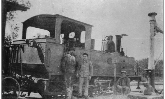 locomotive 120T SACM vapeur 18 Cher Gare Veaugues vers 1935.jpg