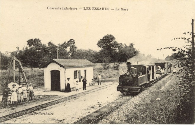 23 - R001 Les Essards gare 1.jpg