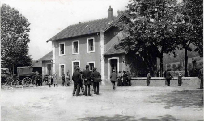 07 - Gare de Lamastre, l'arrivée des voyageurs.JPG