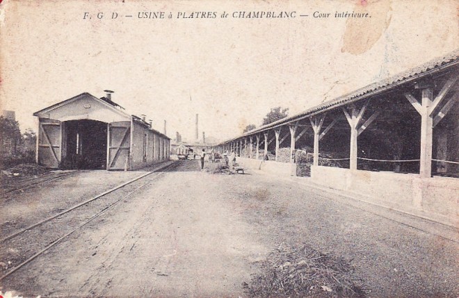 16 - Champblanc usine à plâtres de CHAMPBLANC, cour intérieure.jpg