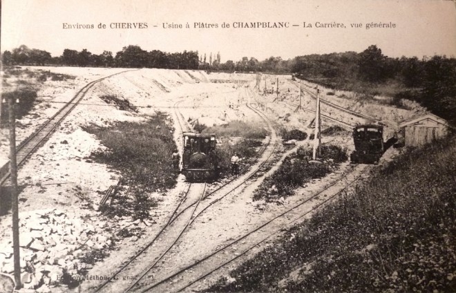 16 - CHERVES.USINE A PLATRES DE CHAMPBLANC.LA CARRIERE.1918.jpg