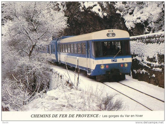 Chemins de Fer de Provence  Autorail dans les gorges du Var en hiver..jpg