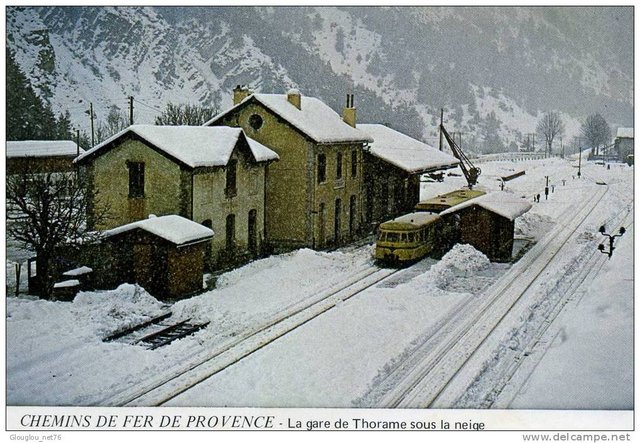 CHEMIN DE FER DE PROVENCE LA GARE DE THORAME SOUS LA NEIGE.jpg