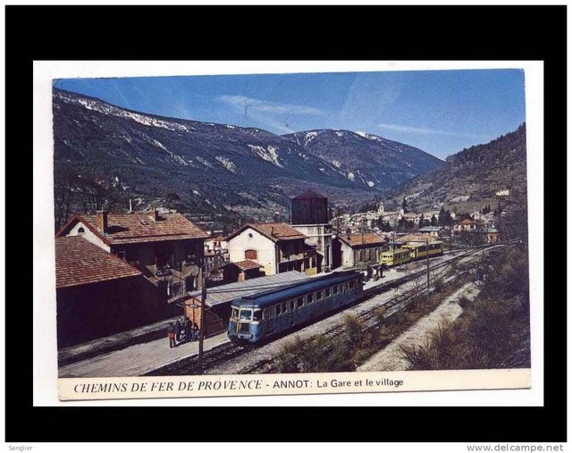 CHEMIN DE FER DE PROVENCE - ANNOT - LA GARE ET LE VILLAGE.jpg