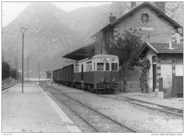 Chemin de fer de ProvenceLA VESUBIE (06) photographie gare tramway autorail beau plan.jpg