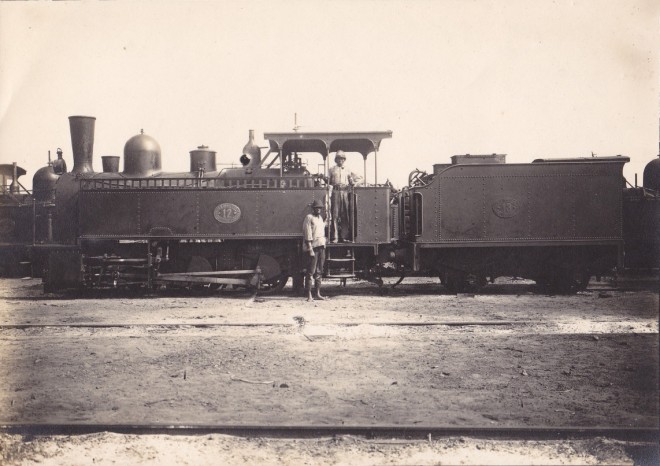 LOCOMOTIVE DE LA CIE FRANCAISE DES CHEMINS DE FER AU DAHOMEY.jpg